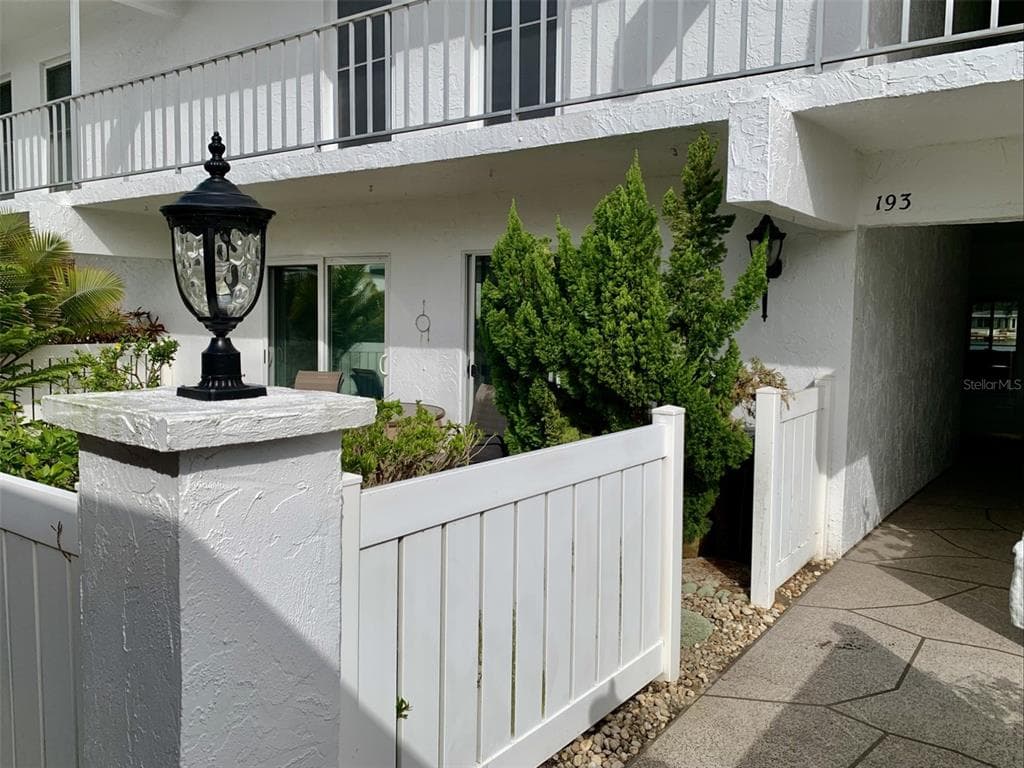1655 S HIGHLAND AVENUE UNIT J193 CLEARWATER, FL 33756