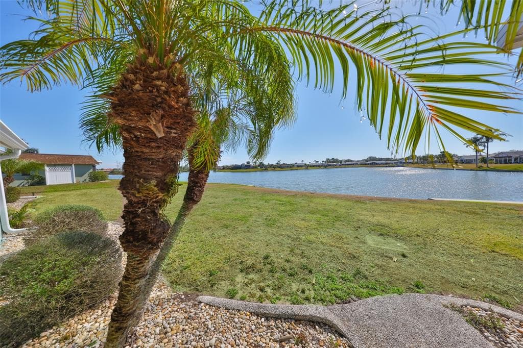 1806 BURLINGTON CIRCLE SUN CITY CENTER, FL 33573