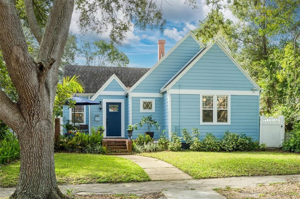 828 17TH AVENUE N ST PETERSBURG, FL 33704