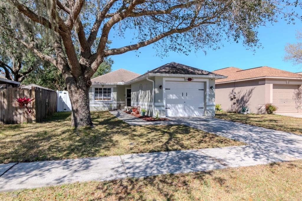 4530 COUNTRY HILLS BOULEVARD PLANT CITY, FL 33563