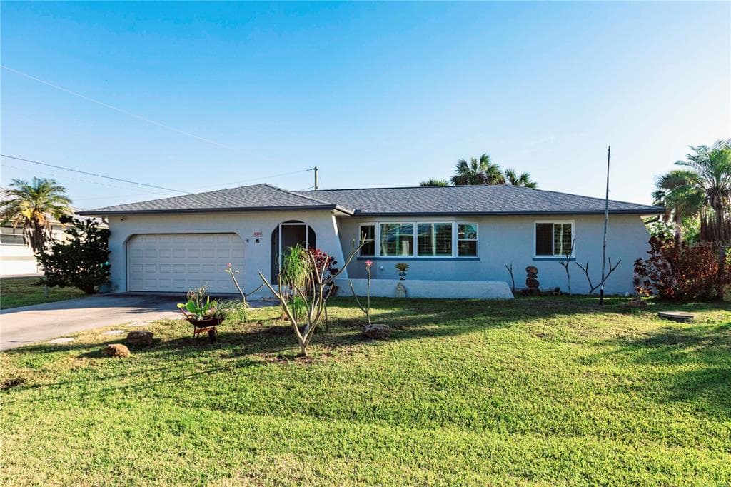 18719 VAN NUYS CIRCLE PORT CHARLOTTE, FL 33948