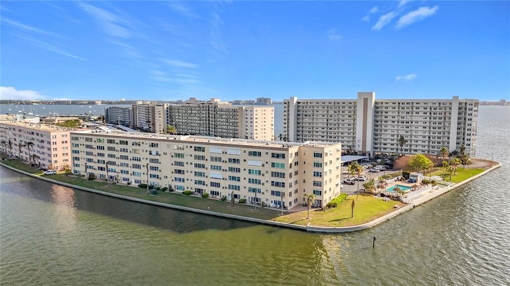 6075 SHORE BOULEVARD S UNIT 103 GULFPORT, FL 33707