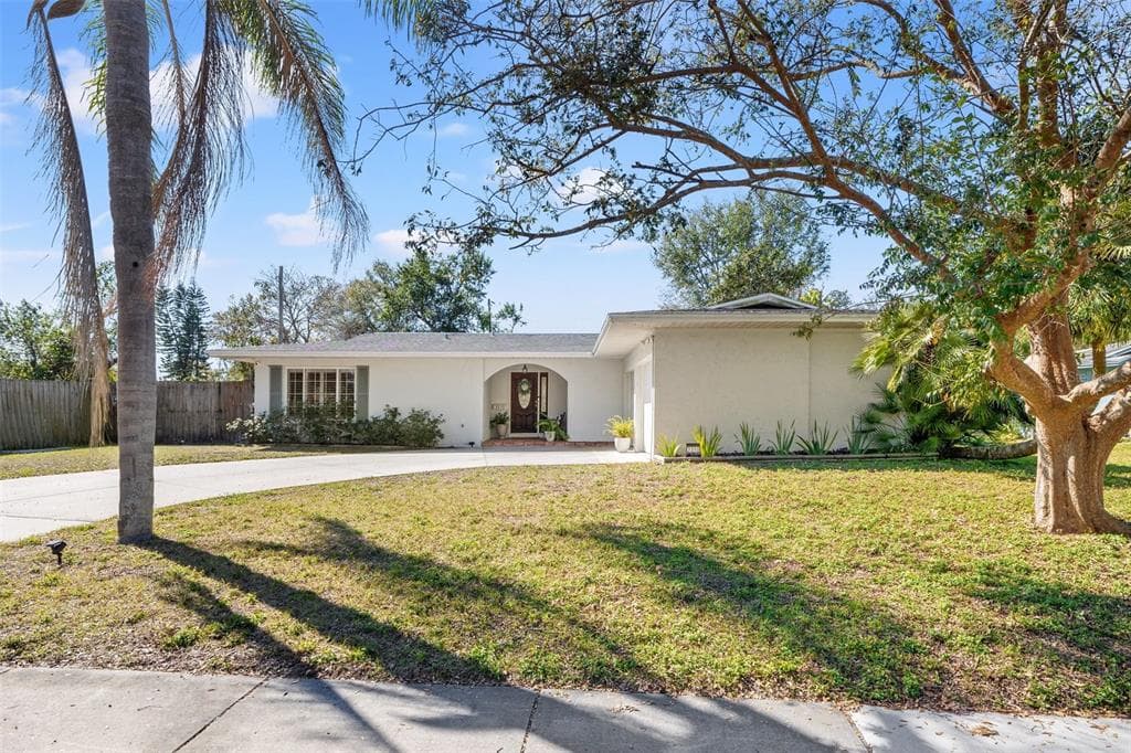 3310 CARIB ROAD TAMPA, FL 33618