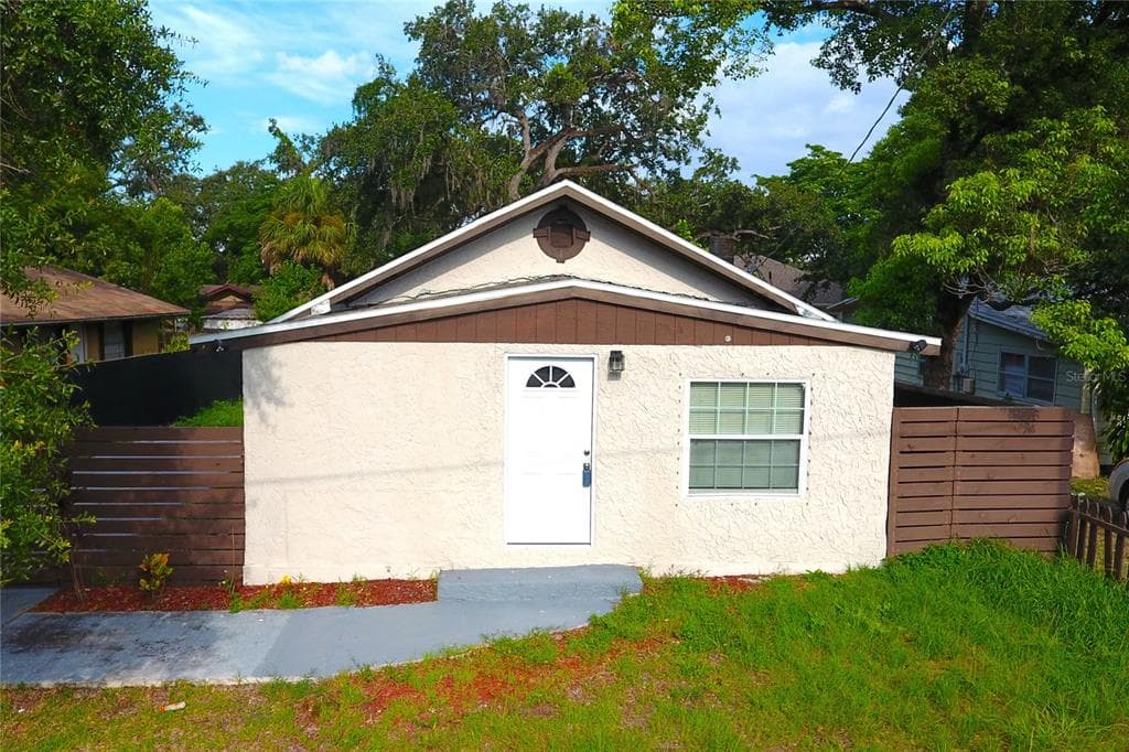 8014 N ALASKA STREET TAMPA, FL 33604