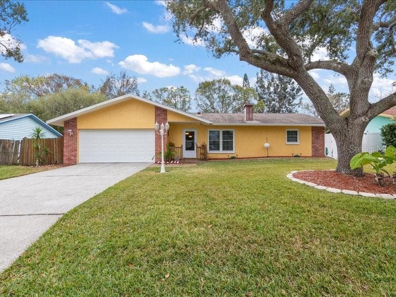 2237 SPANISH VISTAS DRIVE DUNEDIN, FL 34698