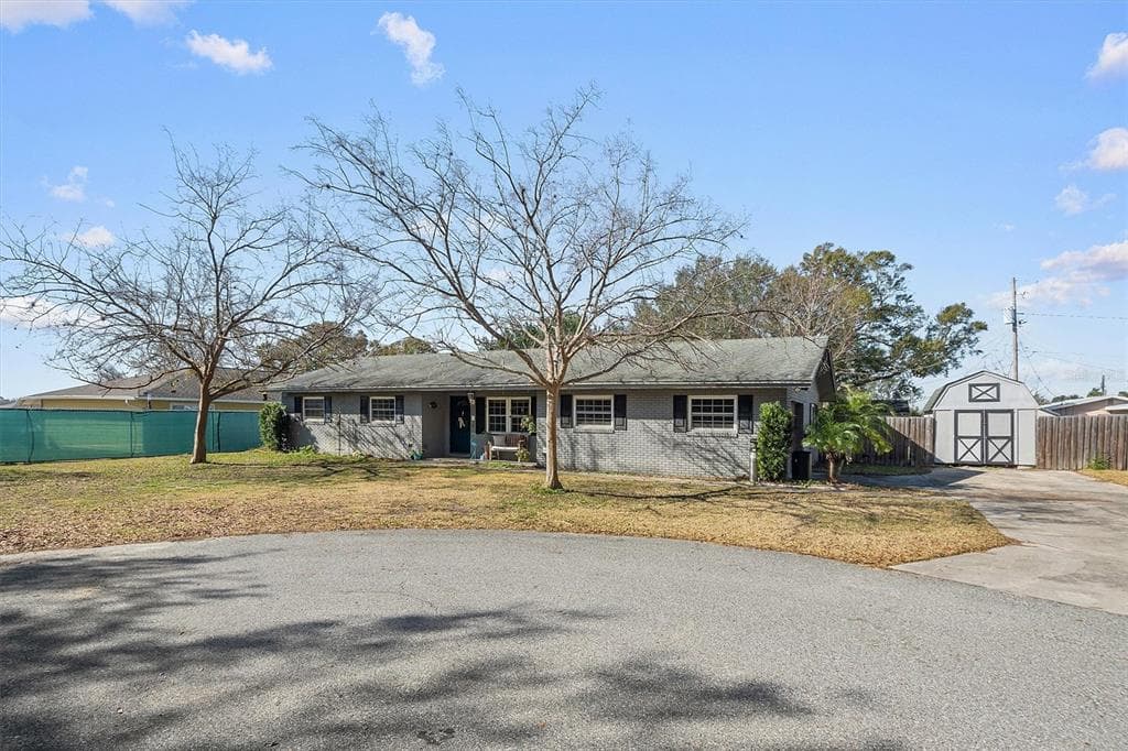 1201 CAROL AVENUE AUBURNDALE, FL 33823
