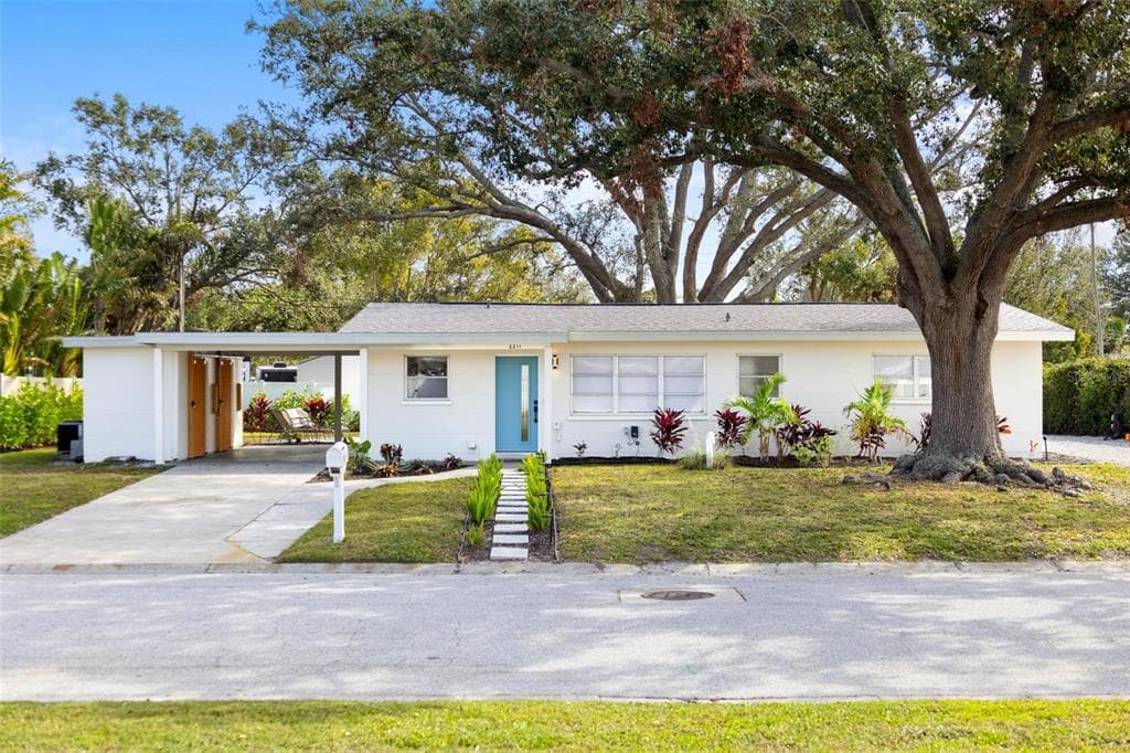 2211 TUTTLE TERRACE SARASOTA, FL 34239