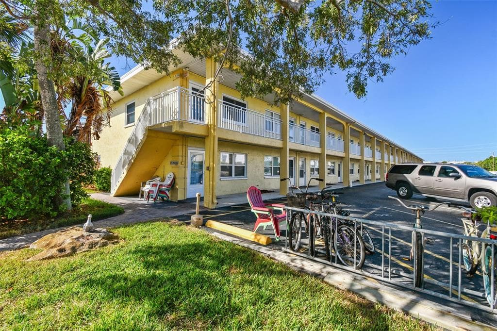 9715 HARRELL AVENUE UNIT 25 TREASURE ISLAND, FL 33706