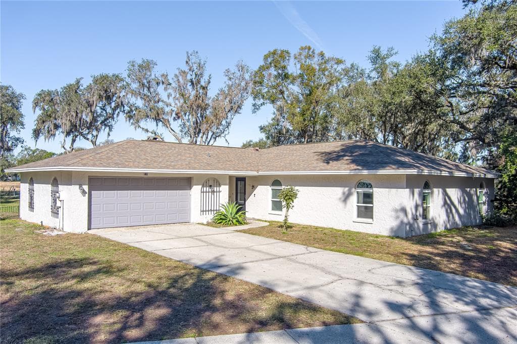 135 COUNTRY CLUB LANE