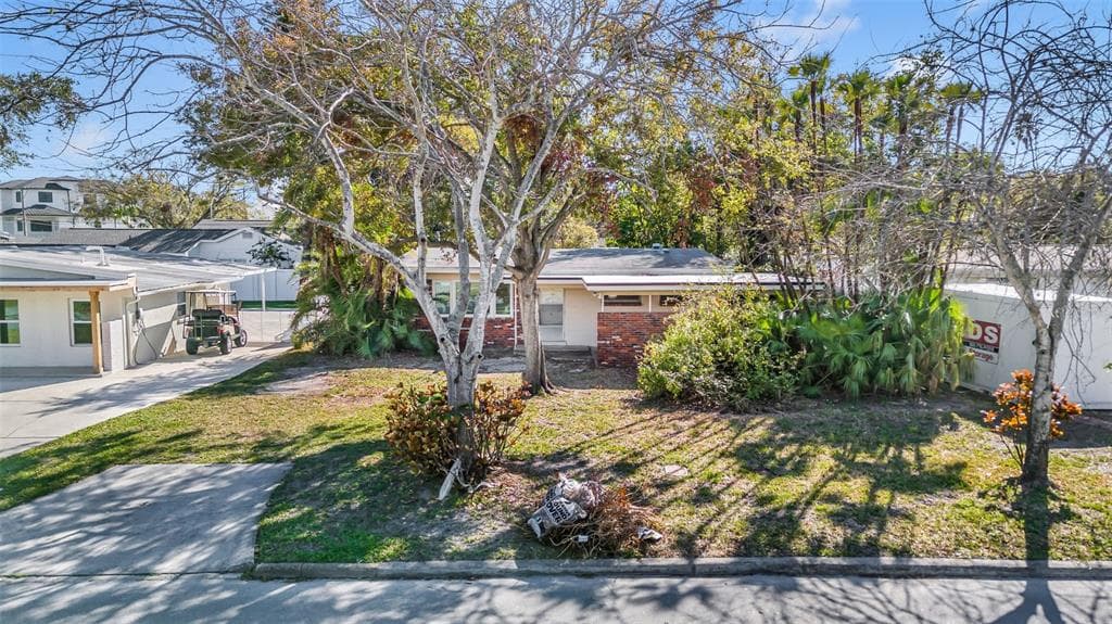 90 HURON AVENUE TAMPA, FL 33606