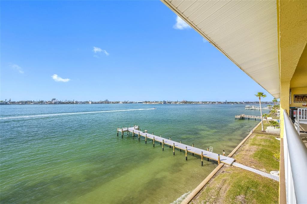 370 8TH AVENUE N UNIT 7 TIERRA VERDE, FL 33715