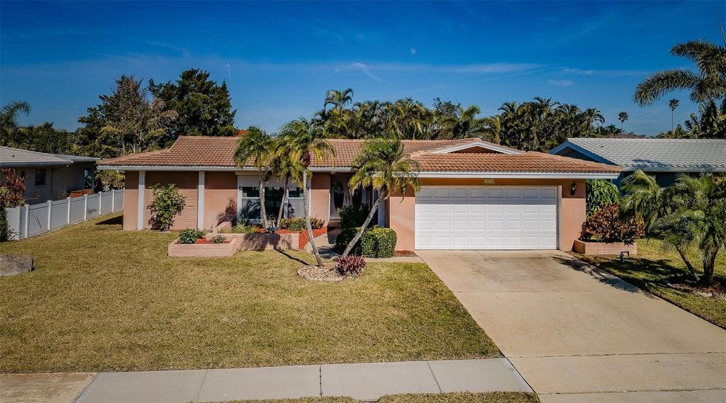 14993 IMPERIAL POINT DRIVE N LARGO, FL 33774