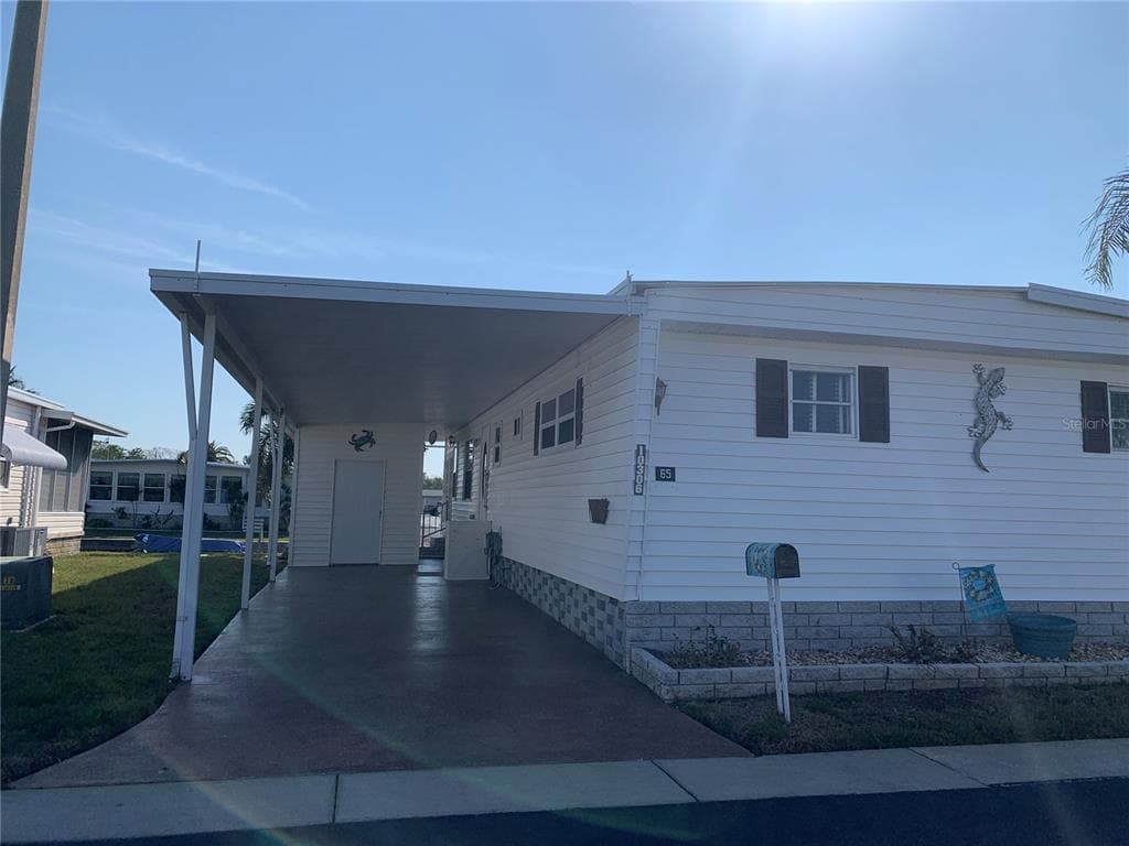 10306 BROADVIEW DRIVE LARGO, FL 33773