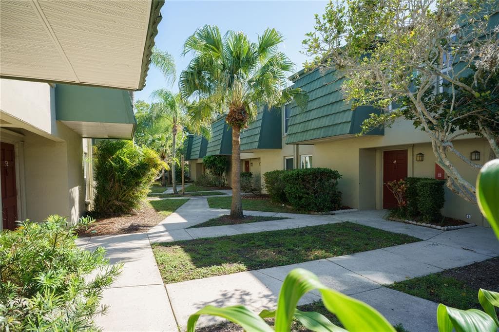 1799 N HIGHLAND AVENUE UNIT 38 CLEARWATER, FL 33755