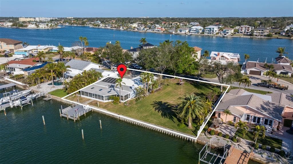 521 HARBOR DRIVE N INDIAN ROCKS BEACH, FL 33785