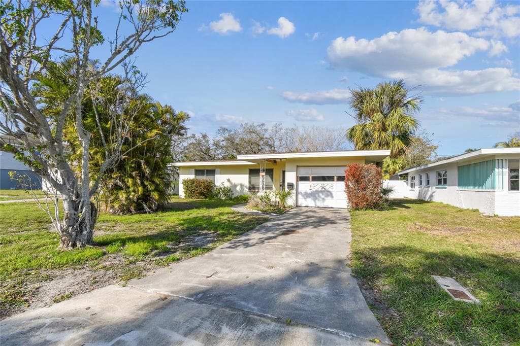 2480 BAYWOOD DRIVE E DUNEDIN, FL 34698