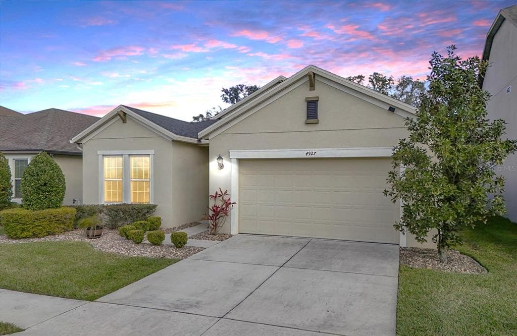 4927 ROLLING GREEN DRIVE WESLEY CHAPEL, FL 33543