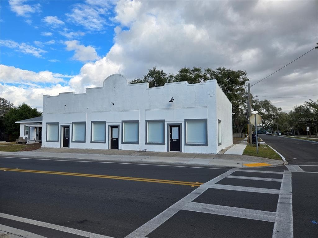 123 N MARTIN LUTHER KING JR AVENUE UNIT B CLEARWATER, FL 33755