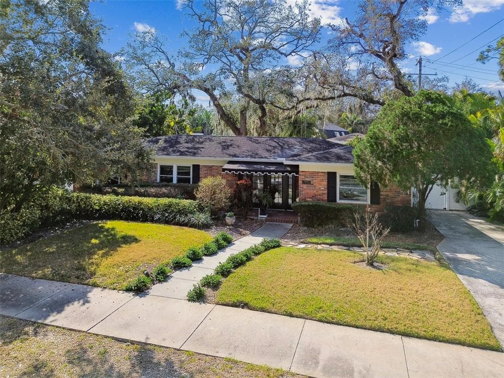 4532 W BEACHWAY DRIVE TAMPA, FL 33609