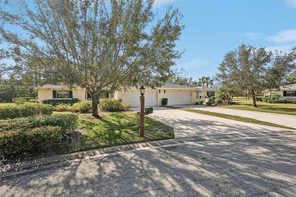 7161 FAIRWAY BEND CIRCLE SARASOTA, FL 34243