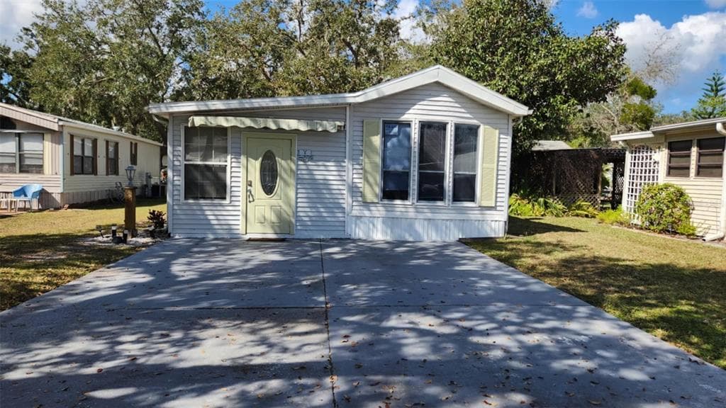 63 PALAMINO PATH RIVER RANCH, FL 33867