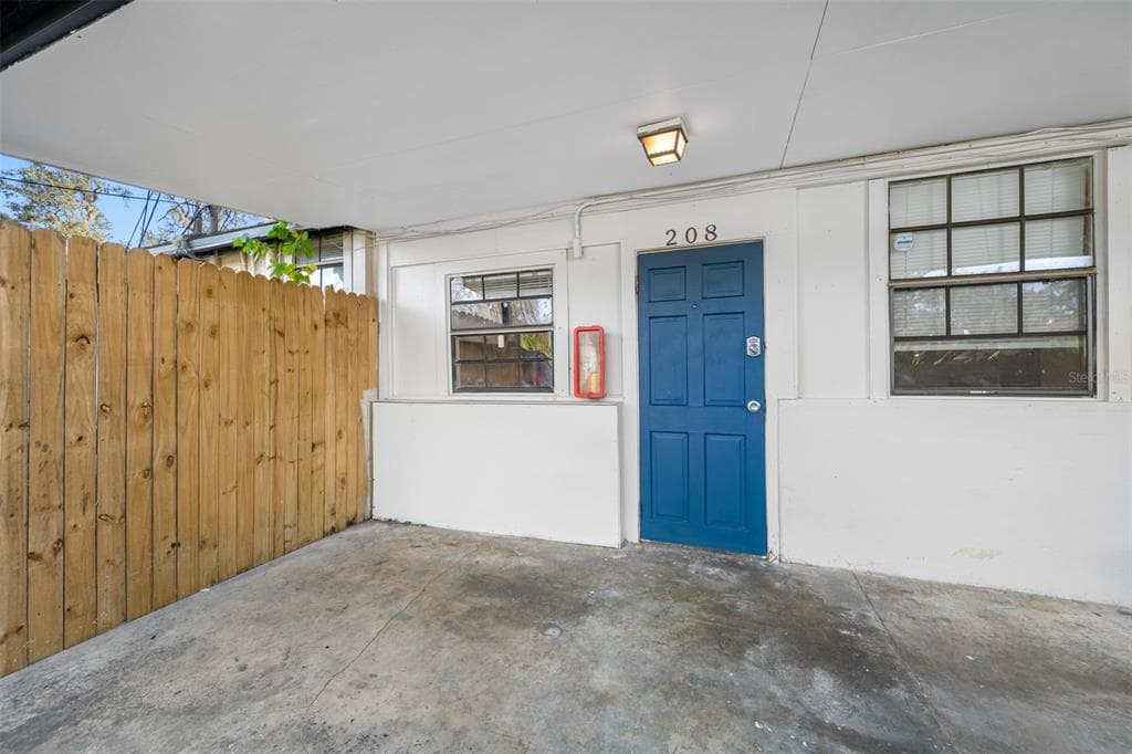 208 CHARLJON COURT UNIT 210 BRANDON, FL 33510