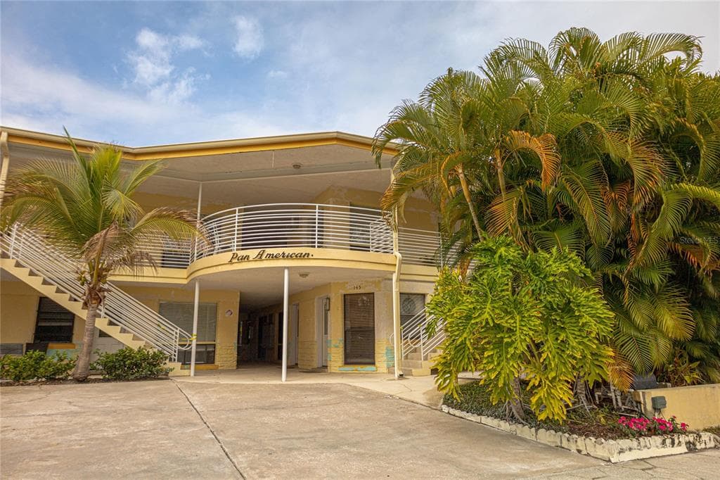 145 10TH AVENUE N UNIT 8 ST PETERSBURG, FL 33701