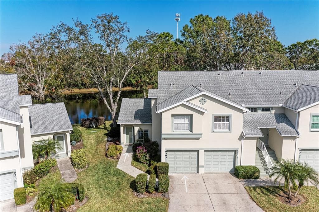 6303 GREEN OAK CIRCLE UNIT 13D BRADENTON, FL 34203