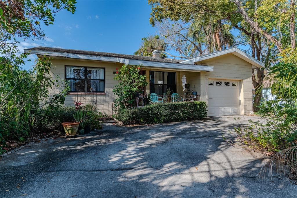 3512 HAINES ROAD N ST PETERSBURG, FL 33704