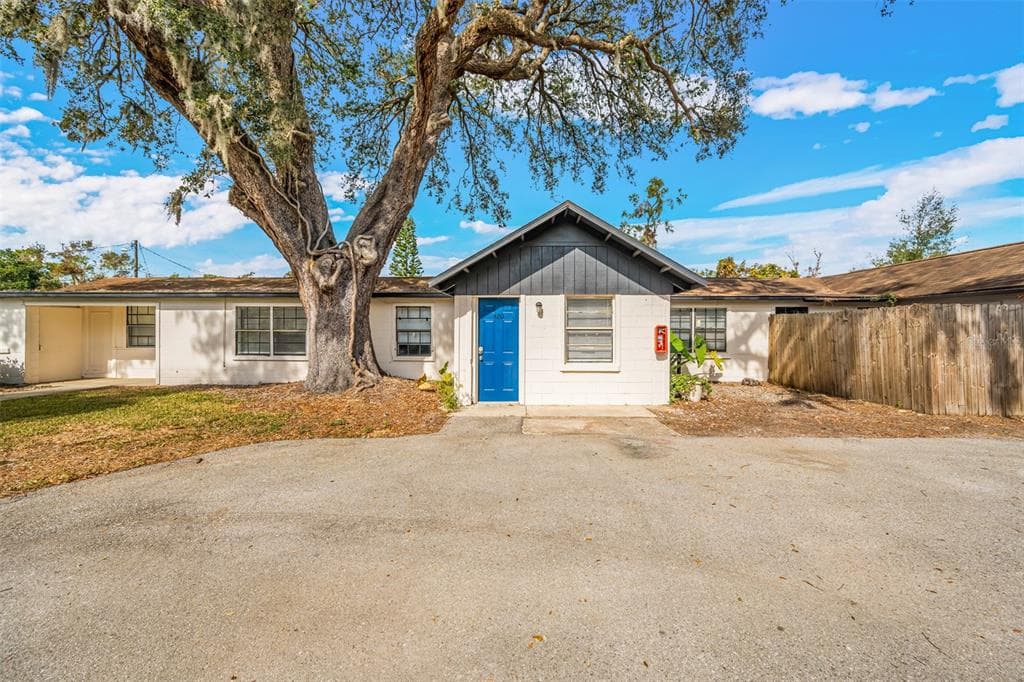 207 N PINEWOOD AVENUE UNIT 420 BRANDON, FL 33510