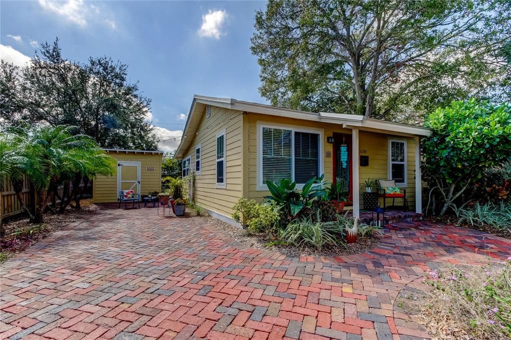 520 48TH AVENUE N ST PETERSBURG, FL 33703