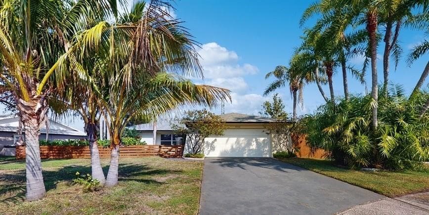 2666 RED OAK COURT