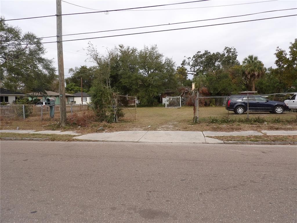 914 E 28TH AVE TAMPA, FL 33605