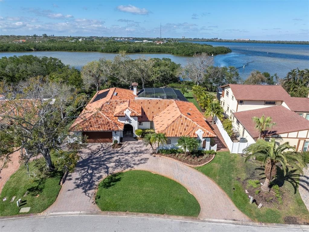 1401 75TH CIRCLE NE ST PETERSBURG, FL 33702