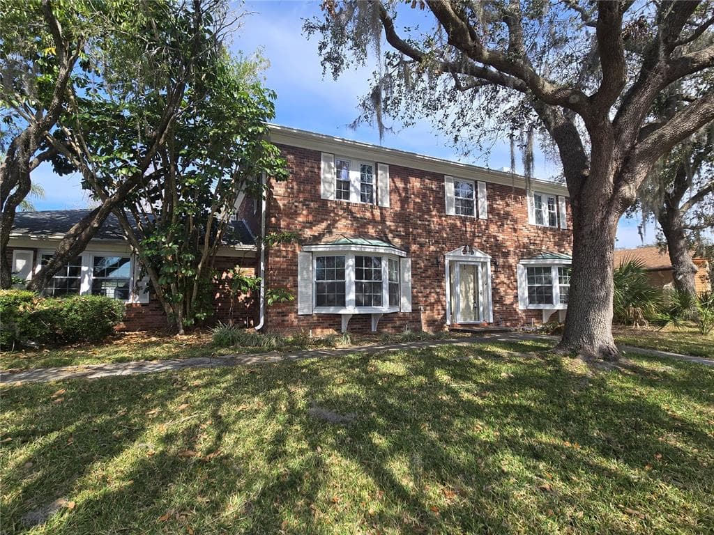 300 CYPRESS CREEK CIRCLE OLDSMAR, FL 34677