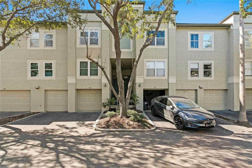 723 CORAL REEF DRIVE TAMPA, FL 33602