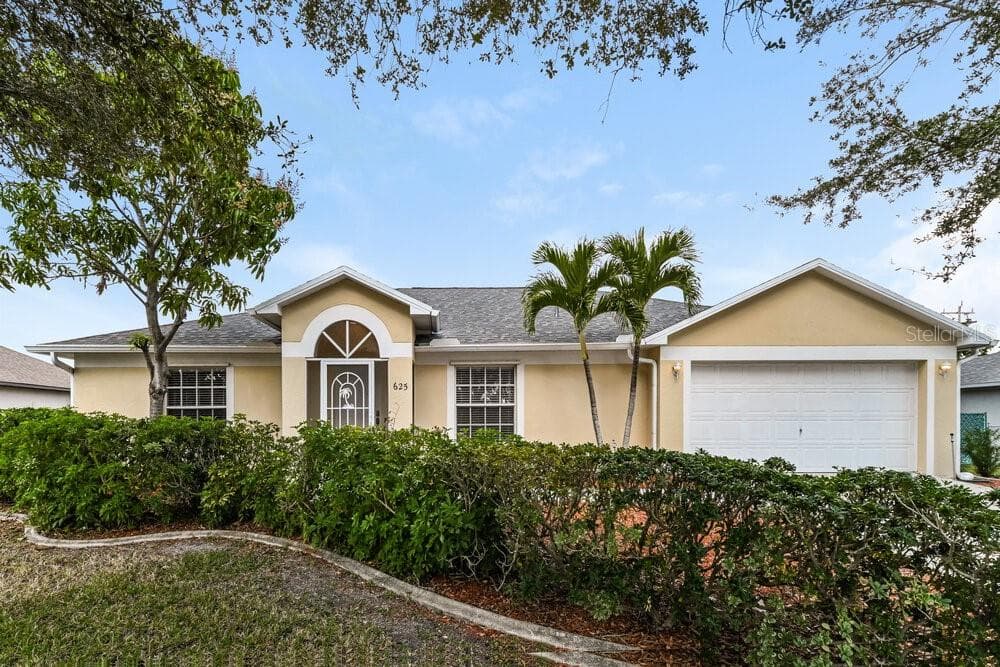 625 W ARCHER PARKWAY CAPE CORAL, FL 33904