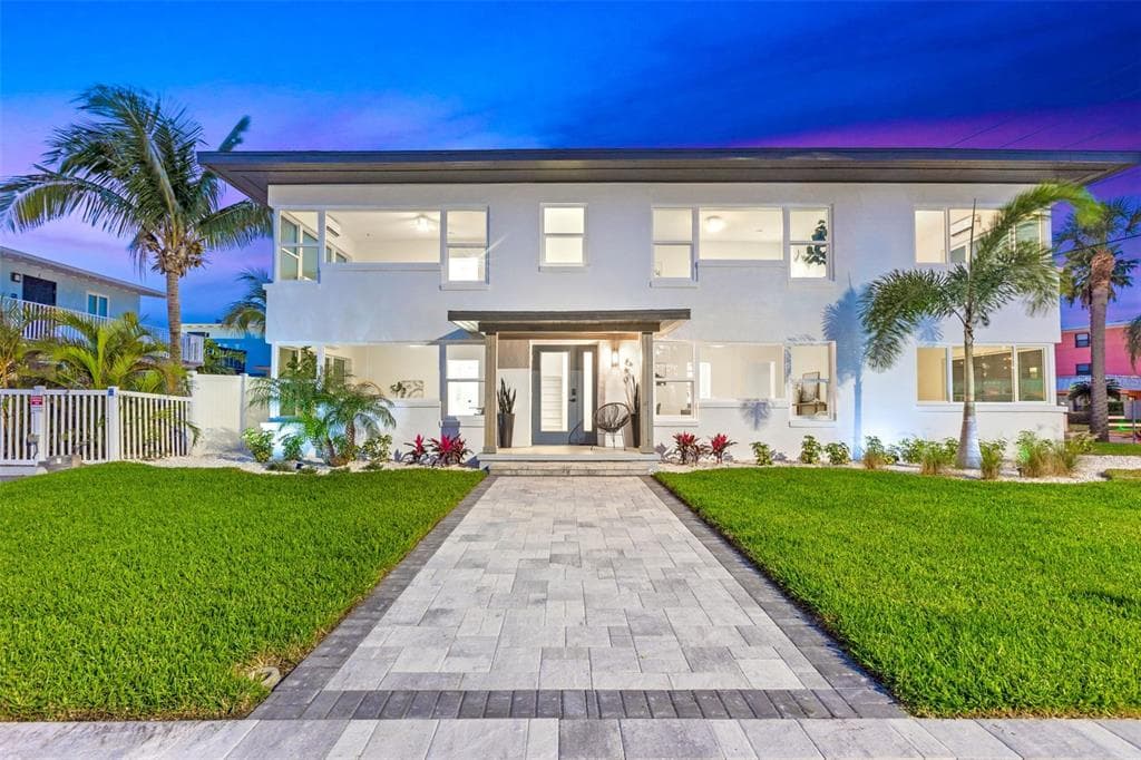 650 70TH AVENUE ST PETE BEACH, FL 33706