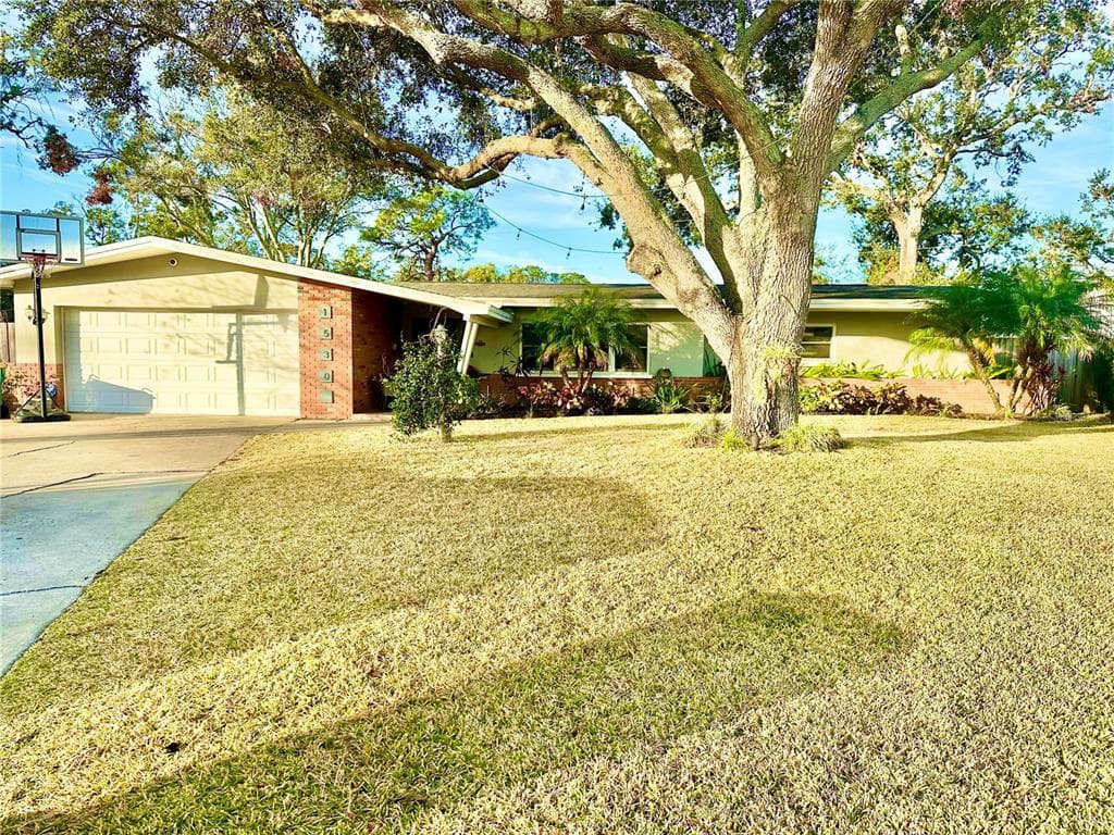 1530 WINDING WAY W CLEARWATER, FL 33764