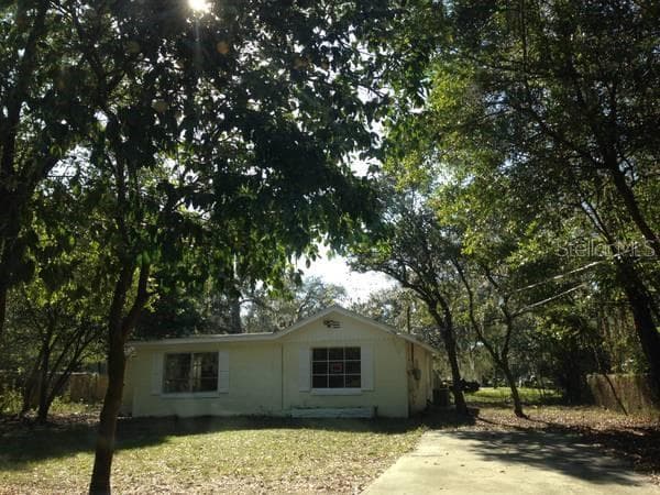 1909 E PARIS STREET TAMPA, FL 33610