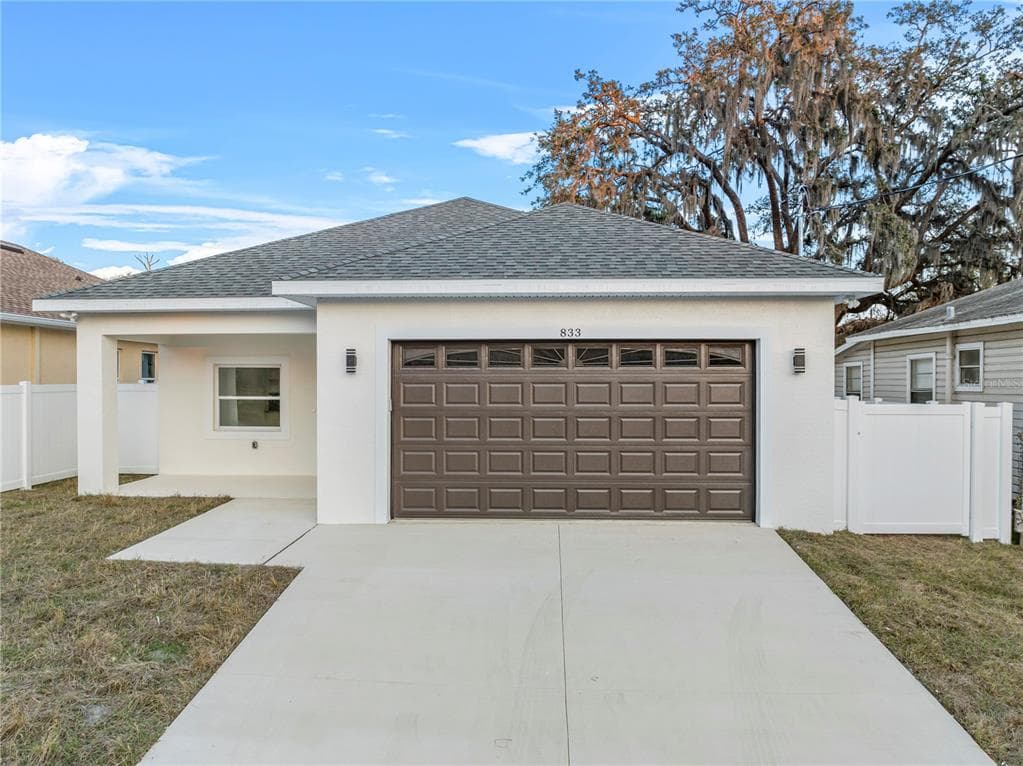 833 TEXAS AVENUE LAKELAND, FL 33815