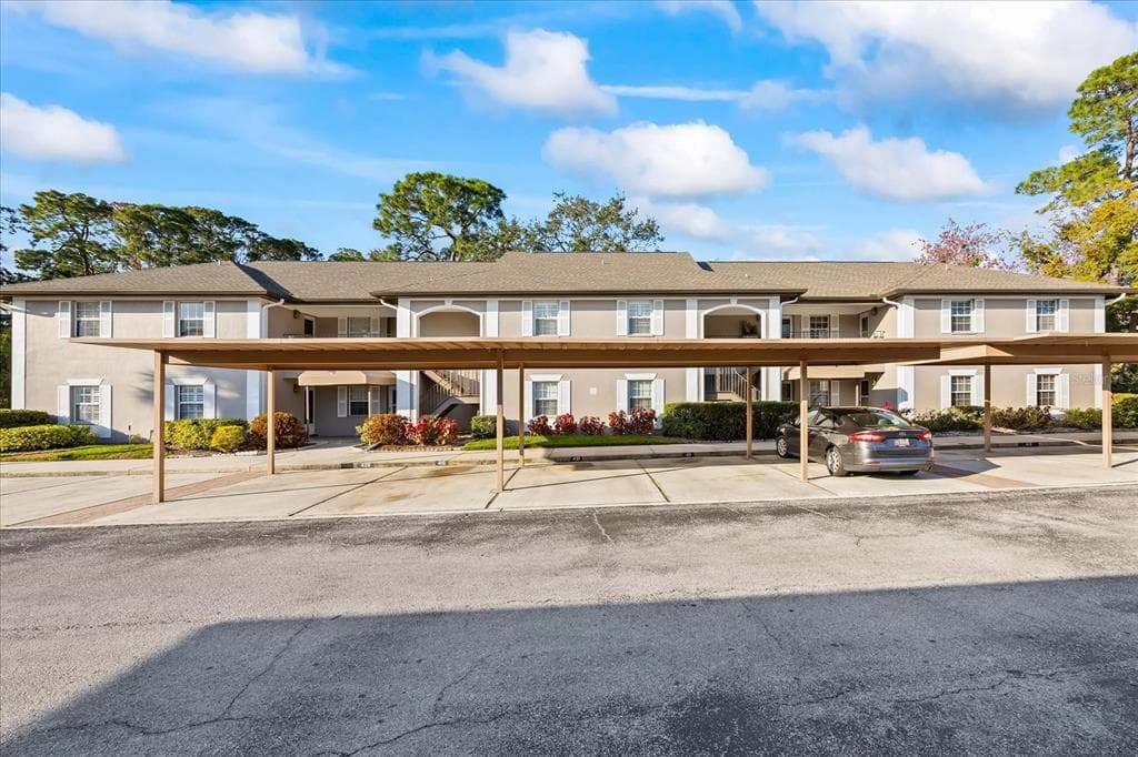 5265 E BAY DRIVE UNIT 424 CLEARWATER, FL 33764