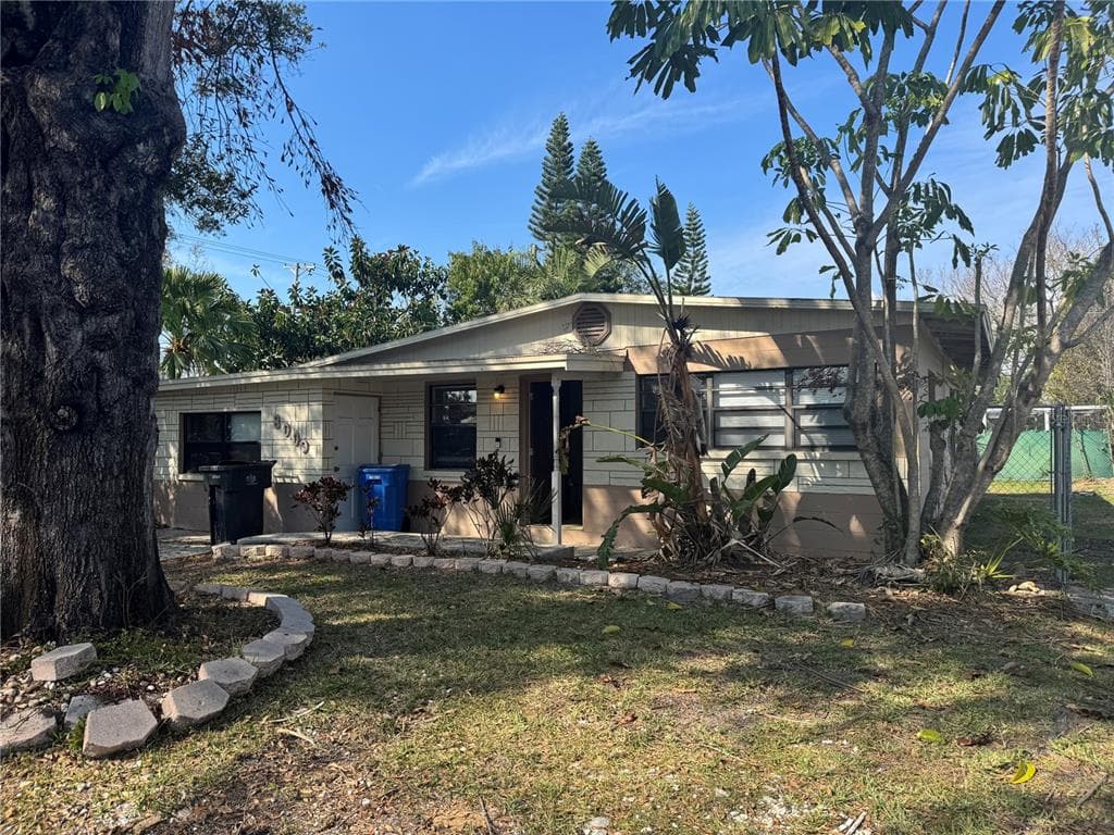 8009 SOMERSET LANE TAMPA, FL 33615