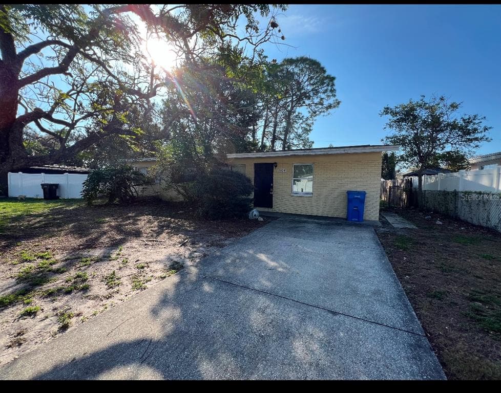 7704 TANGLEWOOD LANE TAMPA, FL 33615