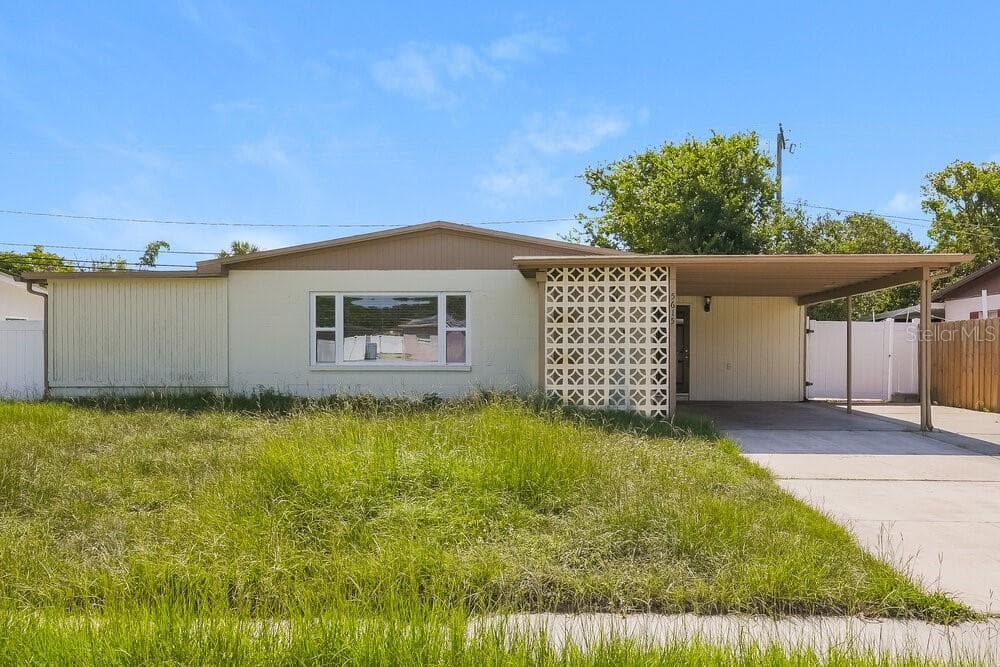 5615 LARIMER DRIVE TAMPA, FL 33615