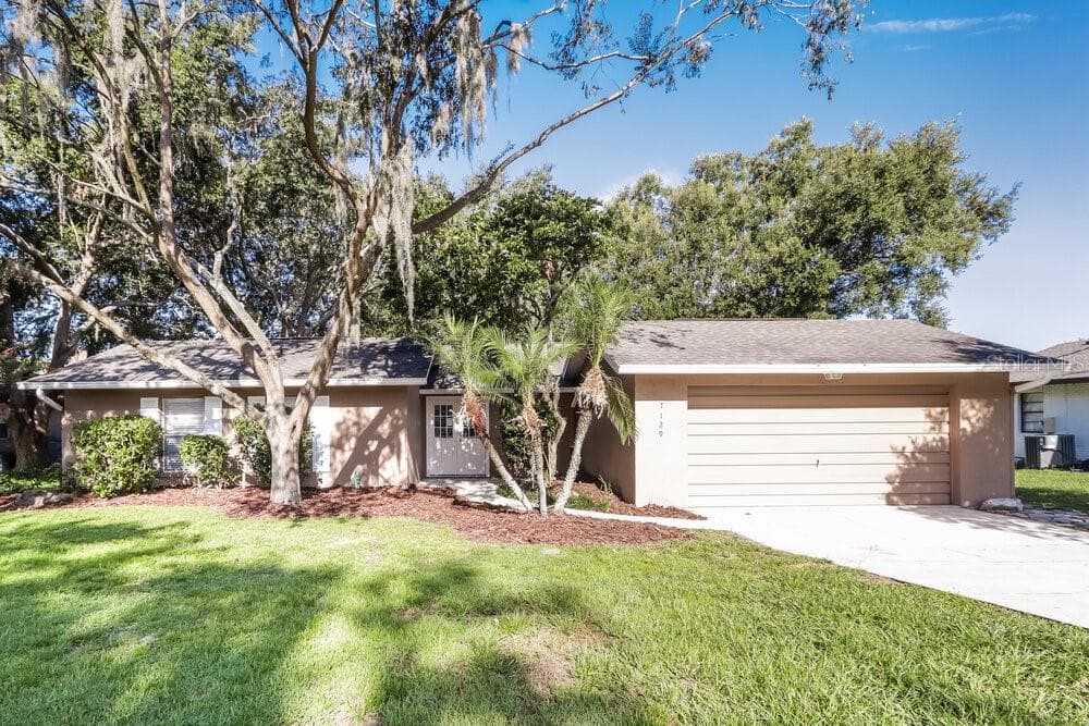 7129 SUNSET GROVE COURT LAKELAND, FL 33813