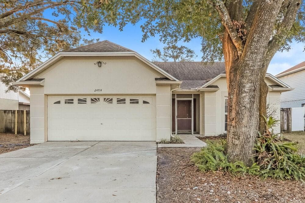 24714 SILVERSMITH DRIVE LUTZ, FL 33559