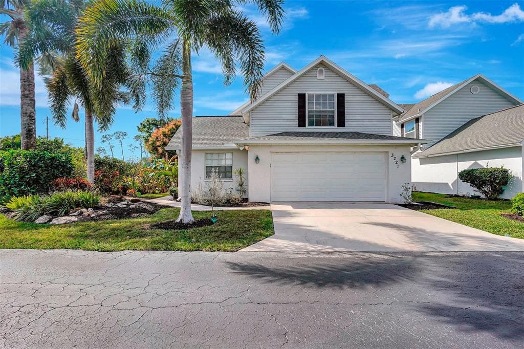 3221 CARRIAGE CIRCLE NAPLES, FL 34105