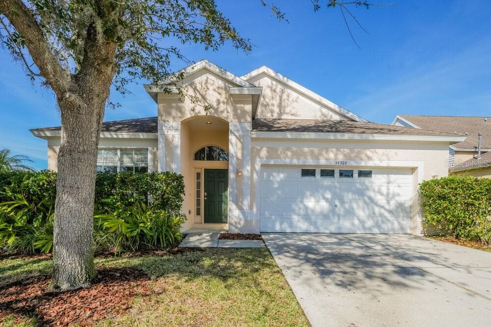 16306 BRIDGEGLADE LANE LITHIA, FL 33547