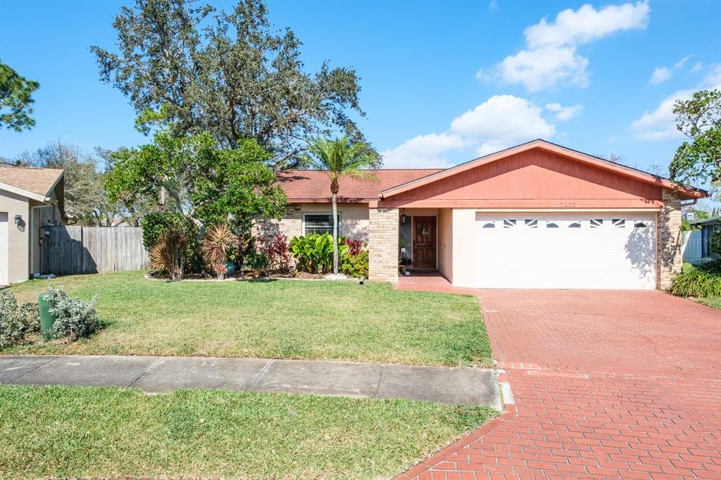 7425 118TH DRIVE LARGO, FL 33773